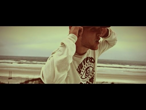 Speck Sixteen Packy Busy